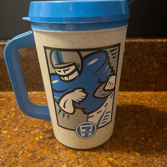 Vintage Aladdin NFL Carolina Panthers 7 Eleven travel mug - Picture 2 of 2